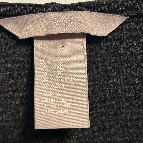 H&M Black Textured Peplum Blouse - Picture 3 of 5